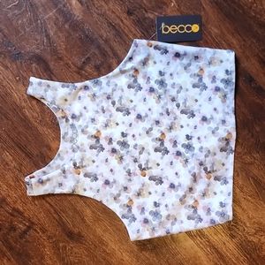 High neck sports bra